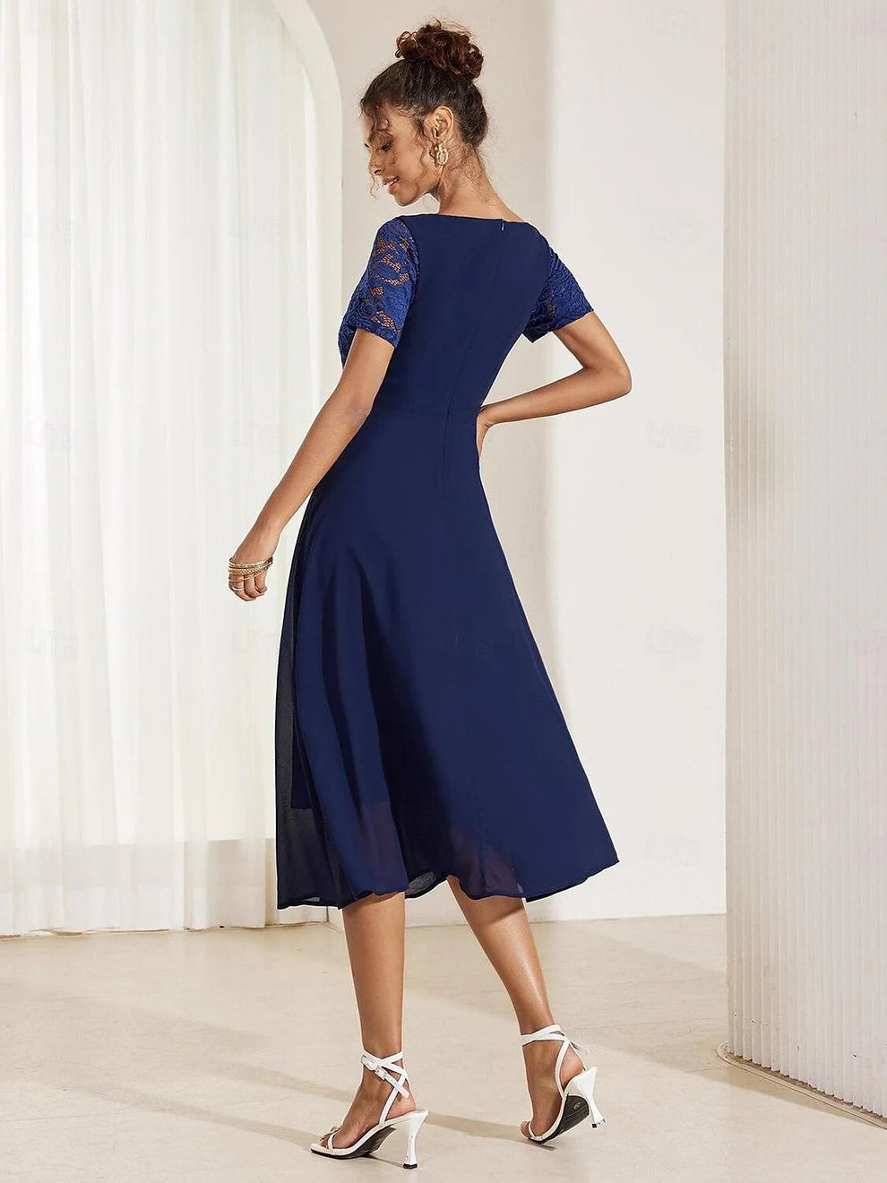 Mavi Şifon Elbise – Dantelli Fırfır Etek Uçları