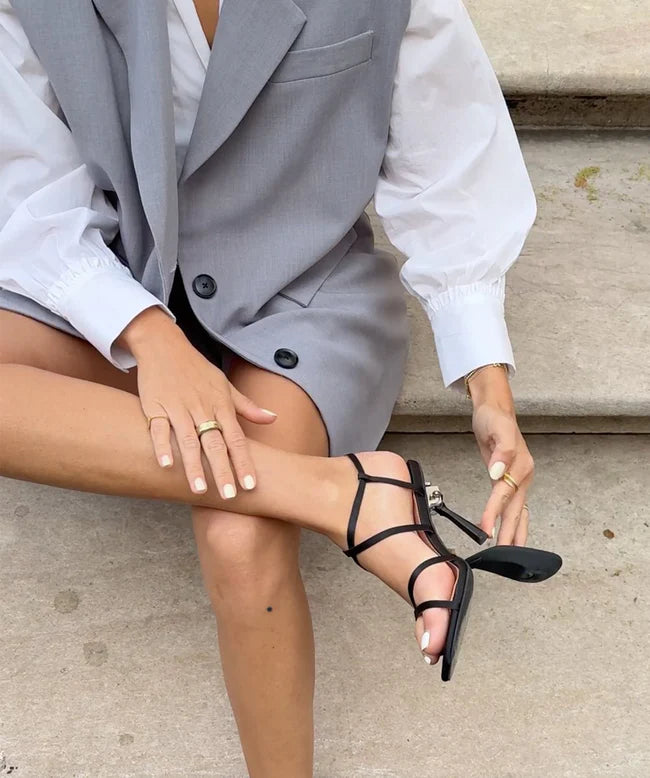 Lalila Moda - Kayışlı Stilettolar