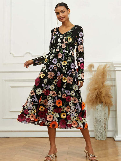 Bishop Kollu Çiçek İşlemeli Elbise