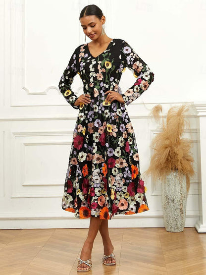 Bishop Kollu Çiçek İşlemeli Elbise