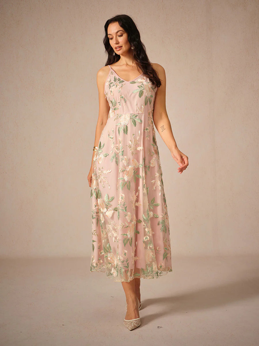 Nakış Detaylı Şifon ve Dantel Takım Set