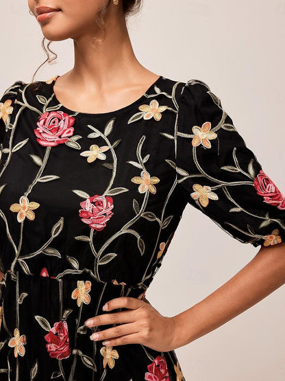 Nakış Detaylı Çiçekli Dantelli Maxi Elbise