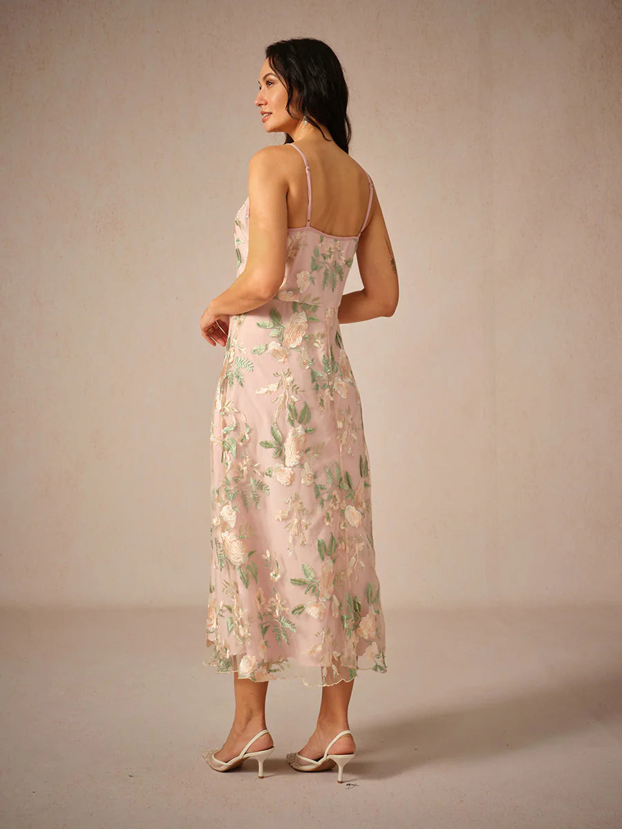 Nakış Detaylı Şifon ve Dantel Takım Set