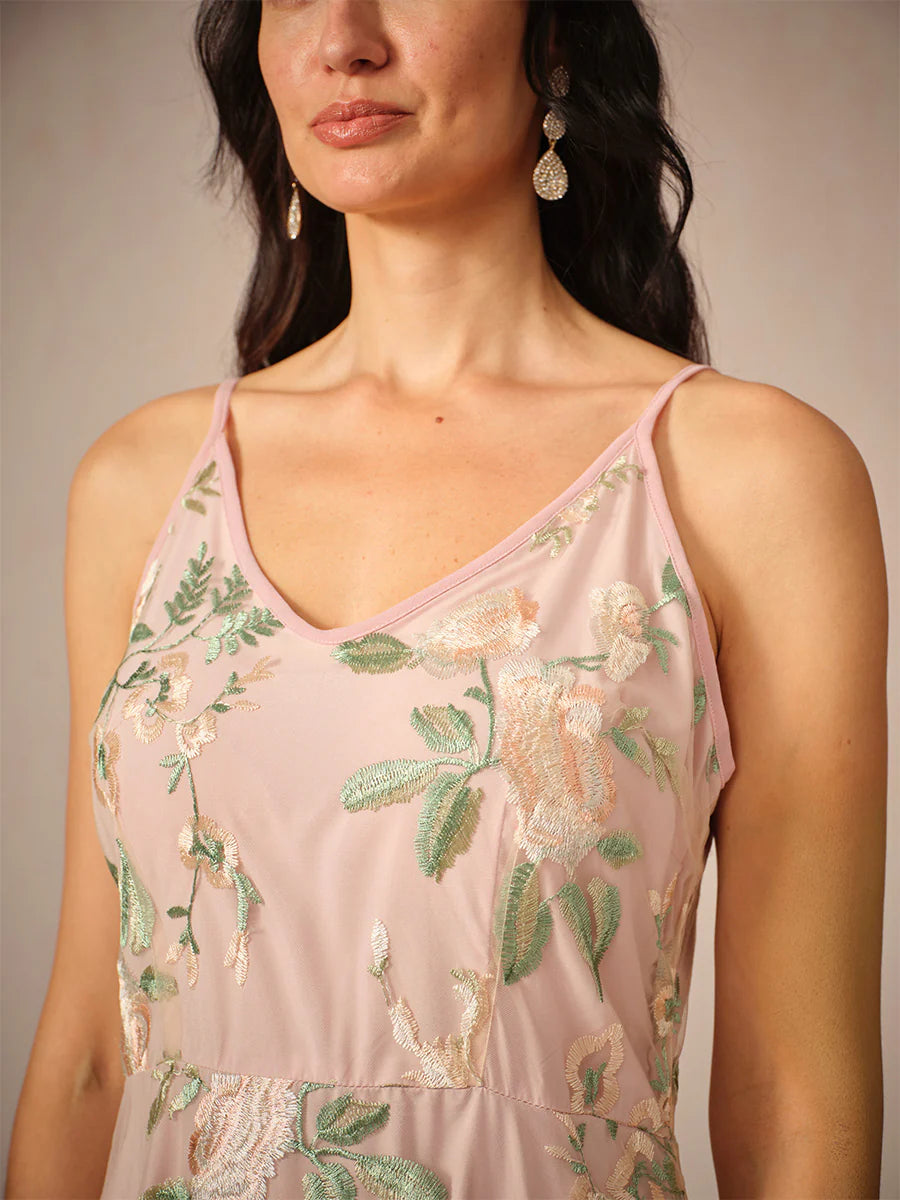 Nakış Detaylı Şifon ve Dantel Takım Set