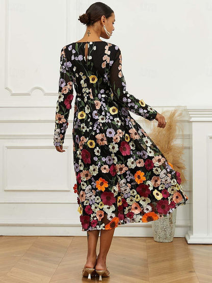 Bishop Kollu Çiçek İşlemeli Elbise
